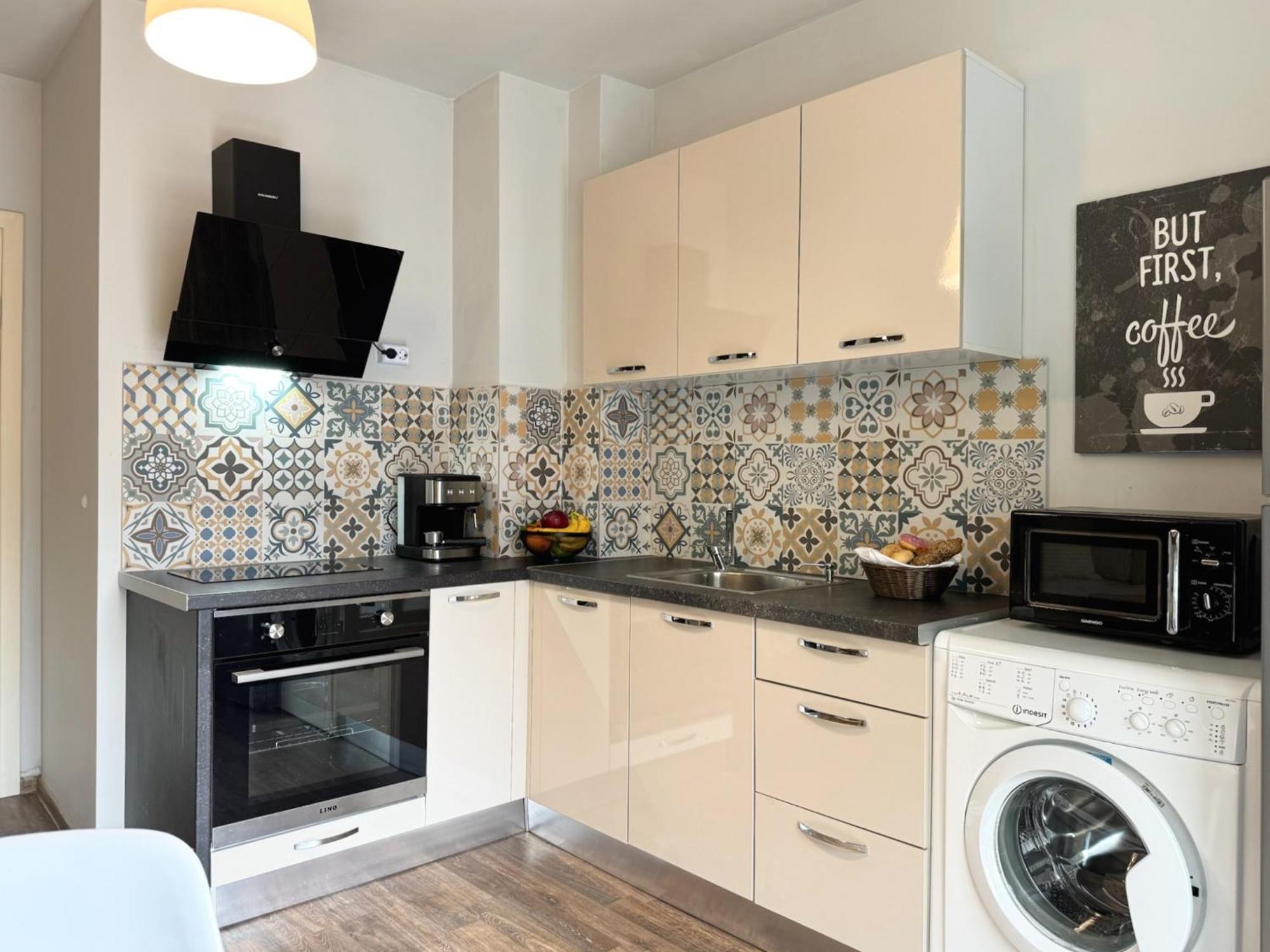 Top Centre Plovdiv Apt. With Parking For 4 Guests Luaran gambar
