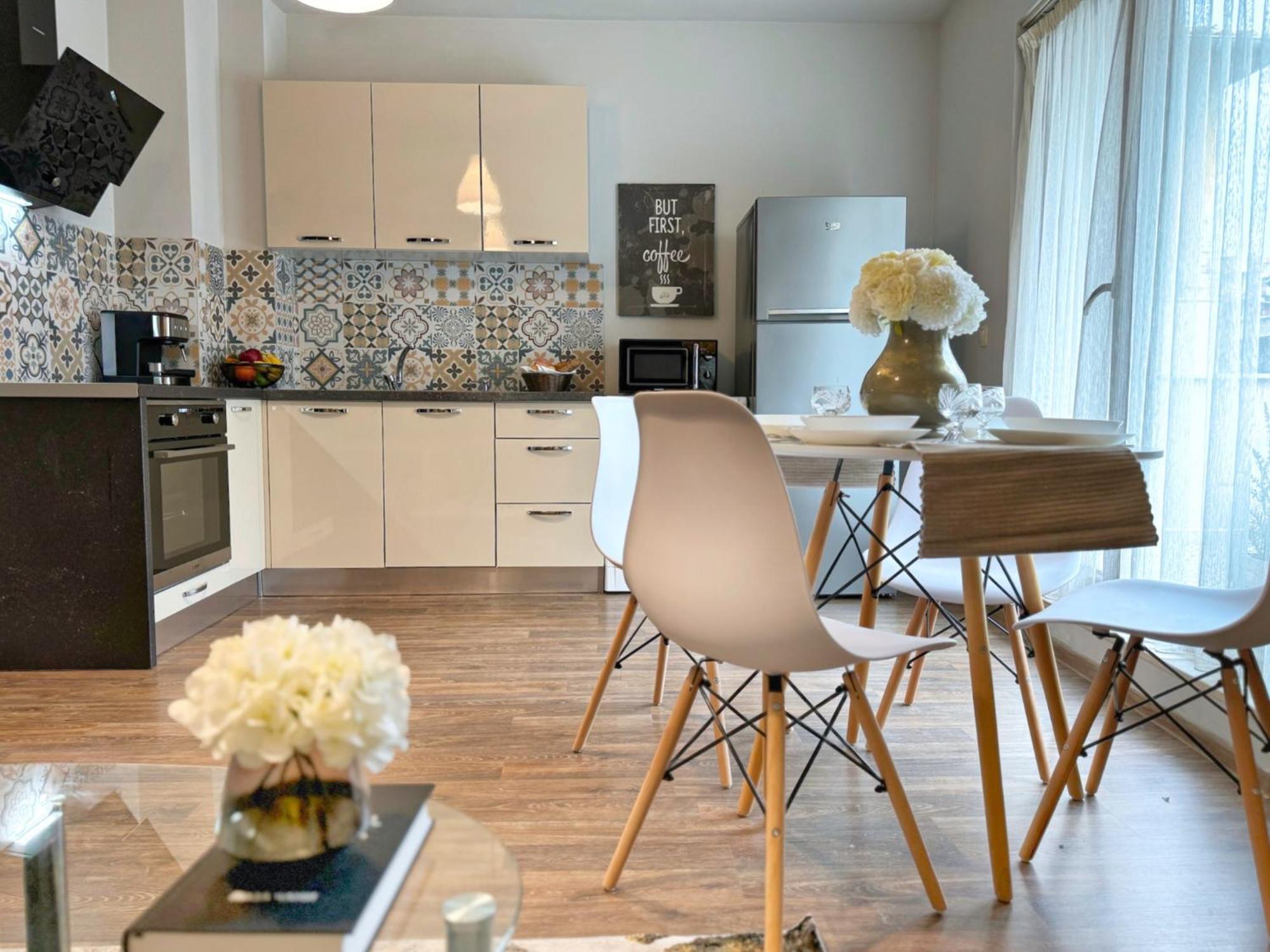 Top Centre Plovdiv Apt. With Parking For 4 Guests Luaran gambar